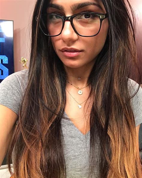 miya chalifa|@miakhalifa 